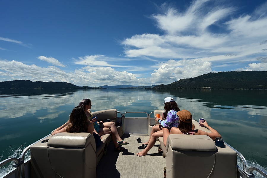 Reasons to Rent a Pontoon Boat
